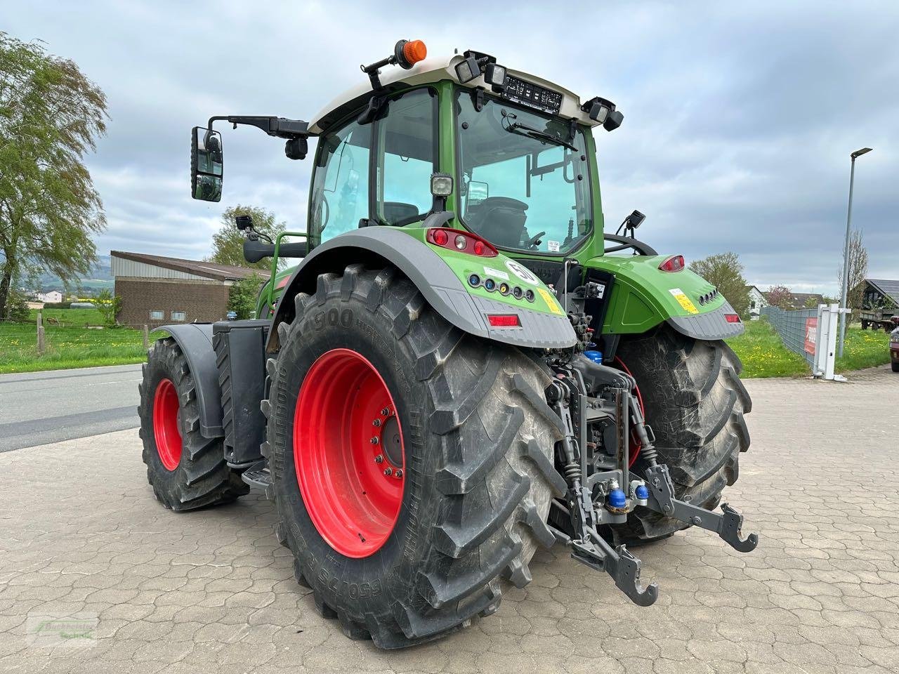 Traktor des Typs Fendt 724 Vario Profi Plus, Gebrauchtmaschine in Coppenbruegge (Bild 4)