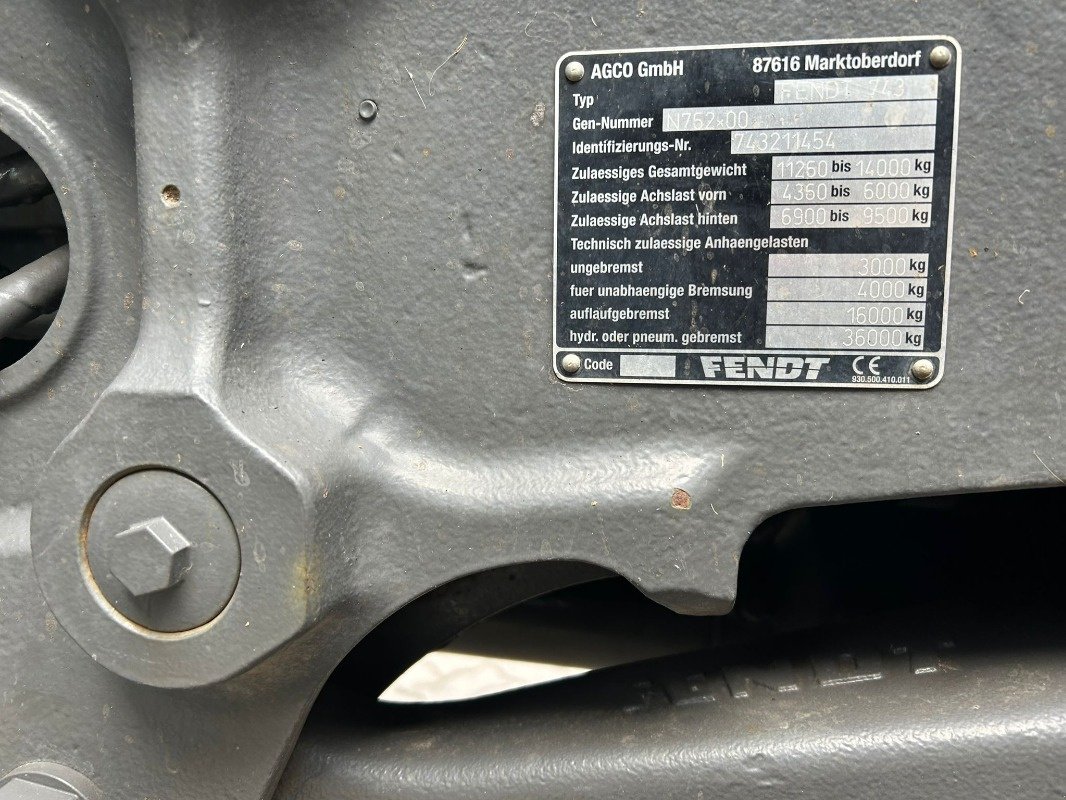 Traktor des Typs Fendt 724 Vario Profi Plus, Gebrauchtmaschine in Sittensen (Bild 14)