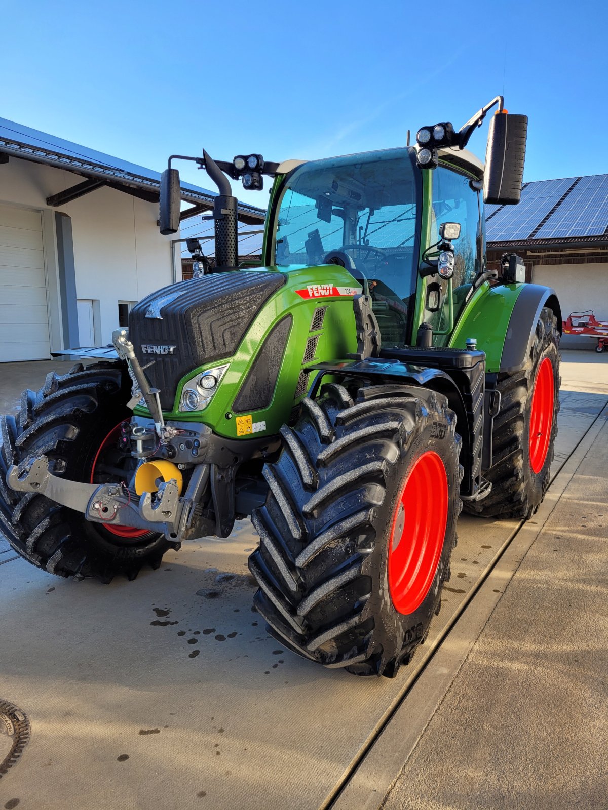 Traktor des Typs Fendt 724 Vario Profi+ RTK Frontlader TOP ZUSTAND, Gebrauchtmaschine in Bobingen (Bild 2)