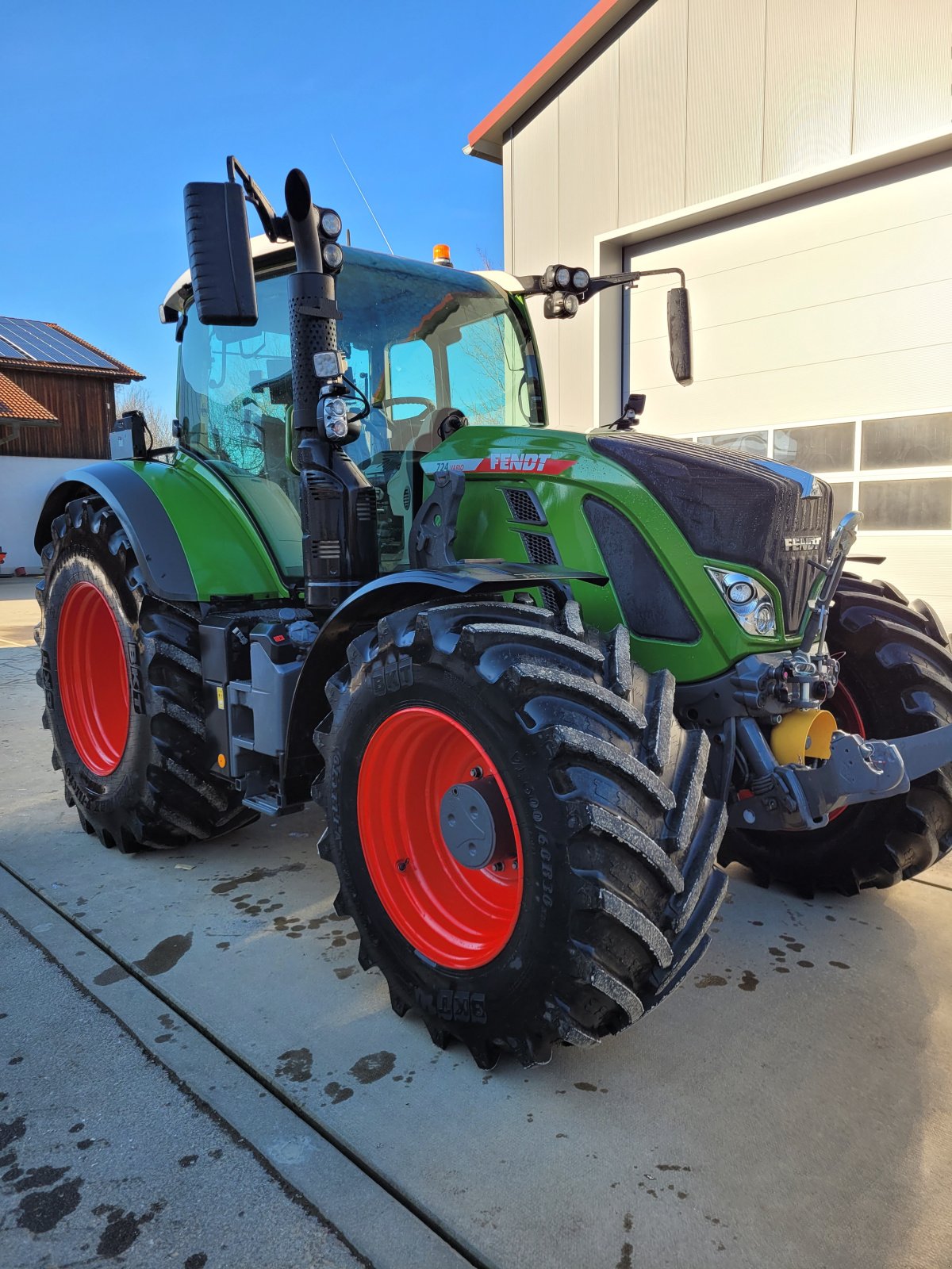 Traktor des Typs Fendt 724 Vario Profi+ RTK Frontlader TOP ZUSTAND, Gebrauchtmaschine in Bobingen (Bild 3)