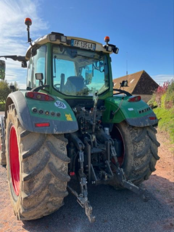 Traktor van het type Fendt 724 VARIO PROFI, Gebrauchtmaschine in CHAMPLECY (Foto 3)