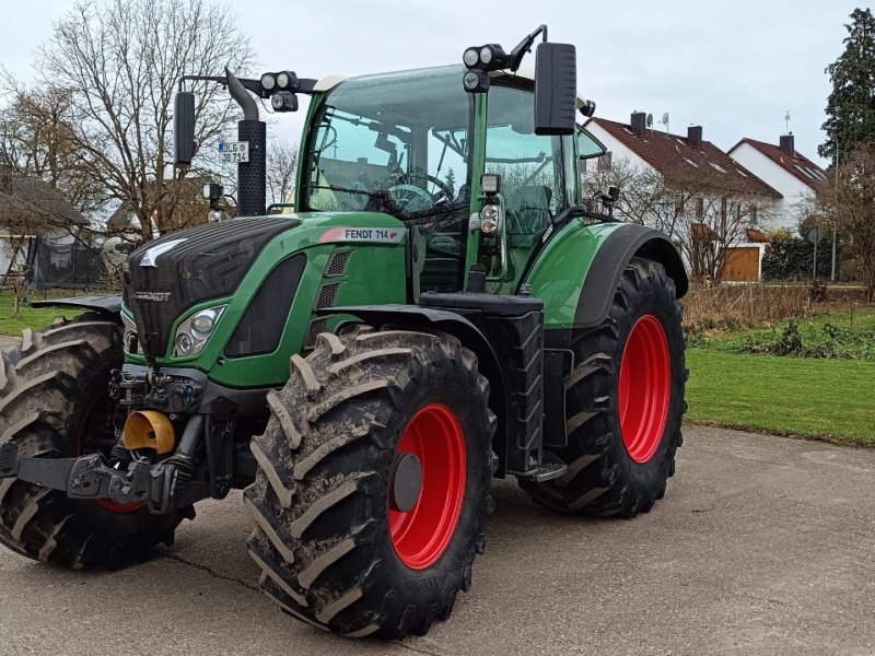 Traktor типа Fendt 724 Vario Profi, Gebrauchtmaschine в Gundelfingen (Фотография 1)