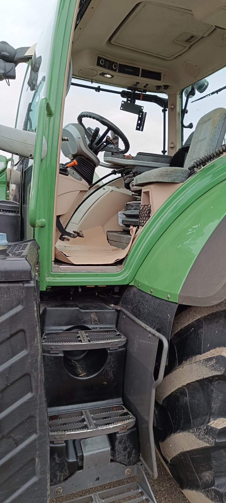 Traktor Türe ait Fendt 724 Vario Profi, Gebrauchtmaschine içinde Gundelfingen (resim 13)