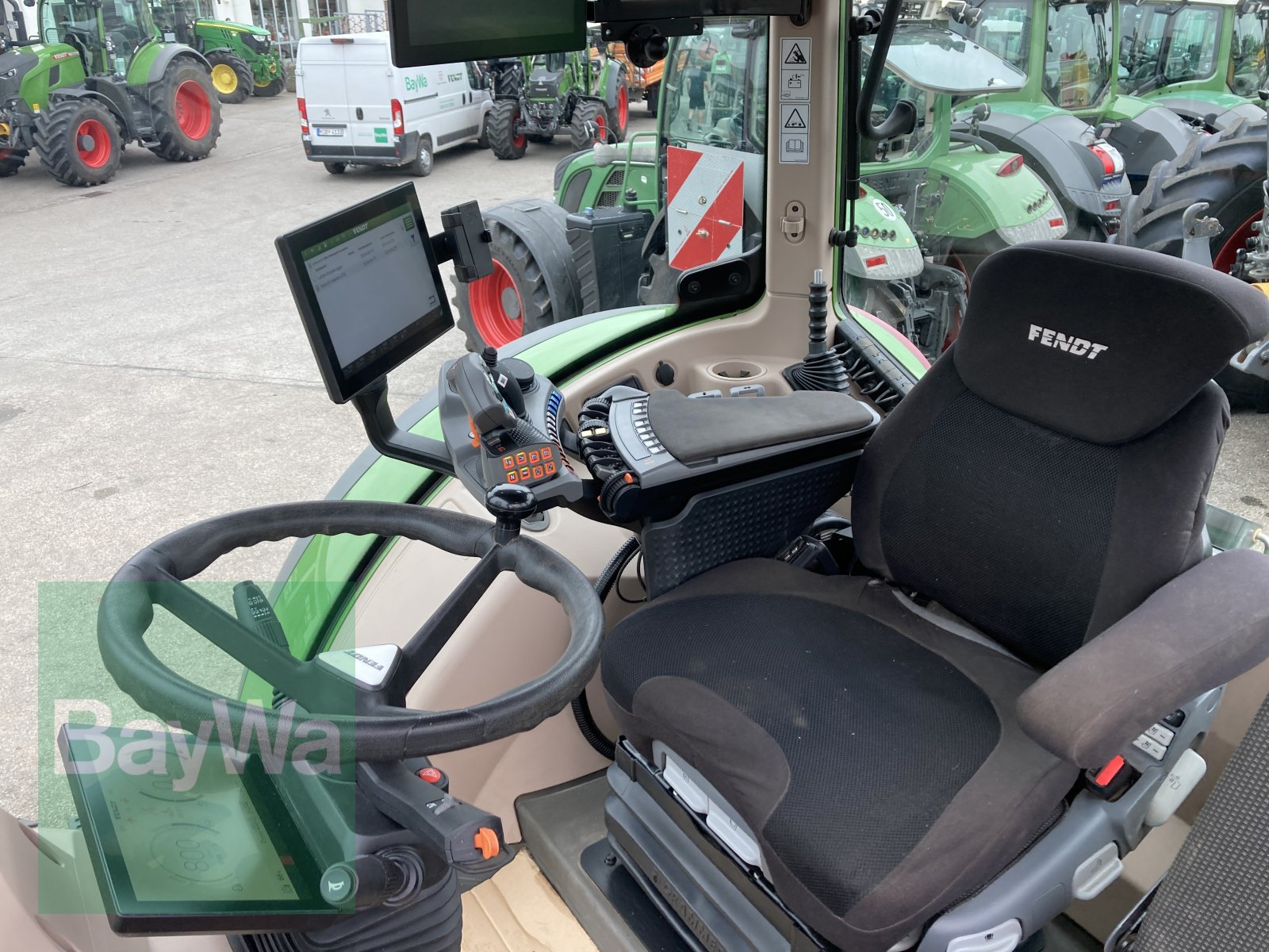 Traktor typu Fendt 724 Vario ProfiPlus Gen 6 Setting 2 RTK, Gebrauchtmaschine v Dinkelsbühl (Obrázok 13)