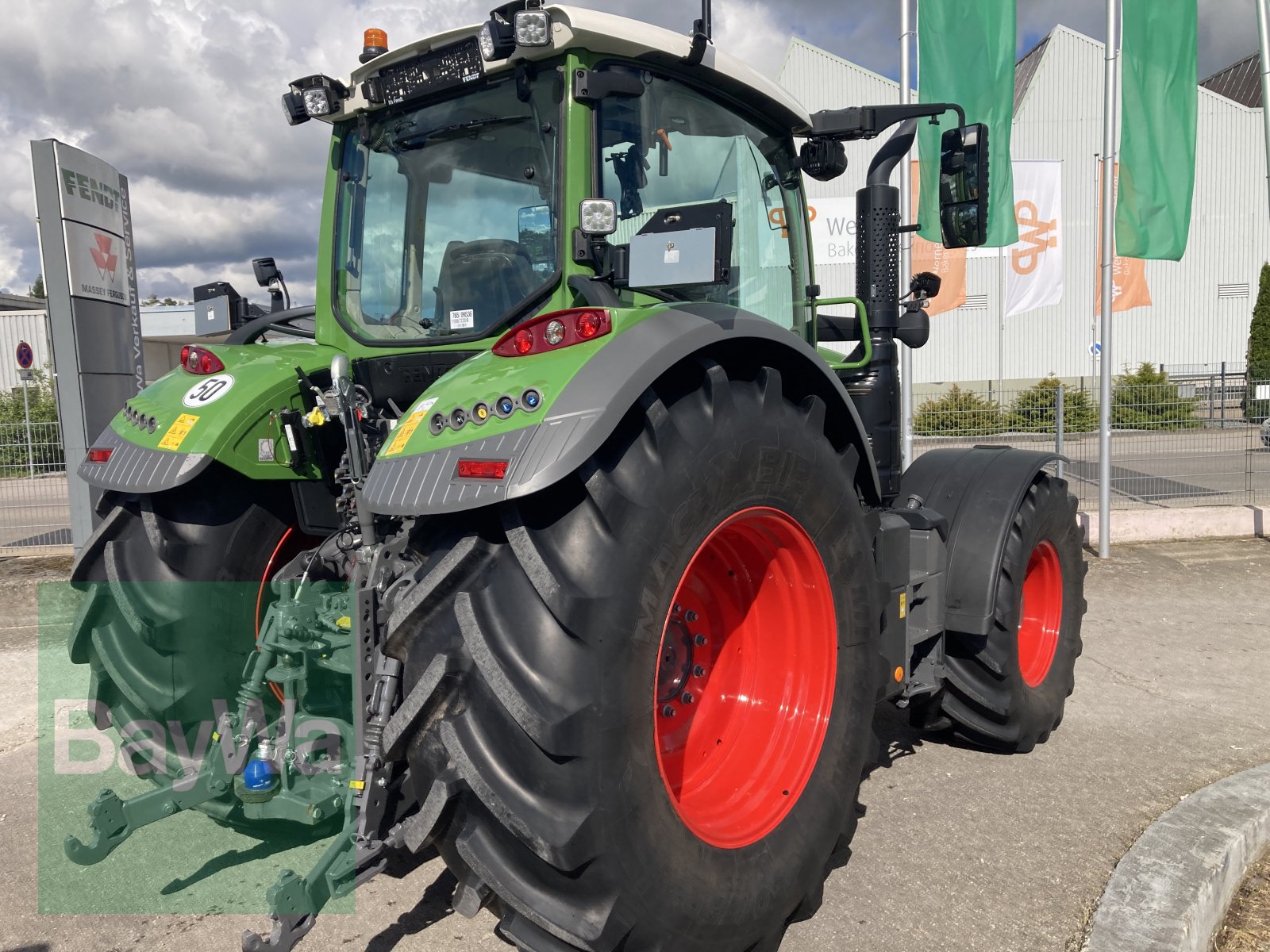 Traktor του τύπου Fendt 724 Vario ProfiPlus Gen6, Gebrauchtmaschine σε Dinkelsbühl (Φωτογραφία 9)