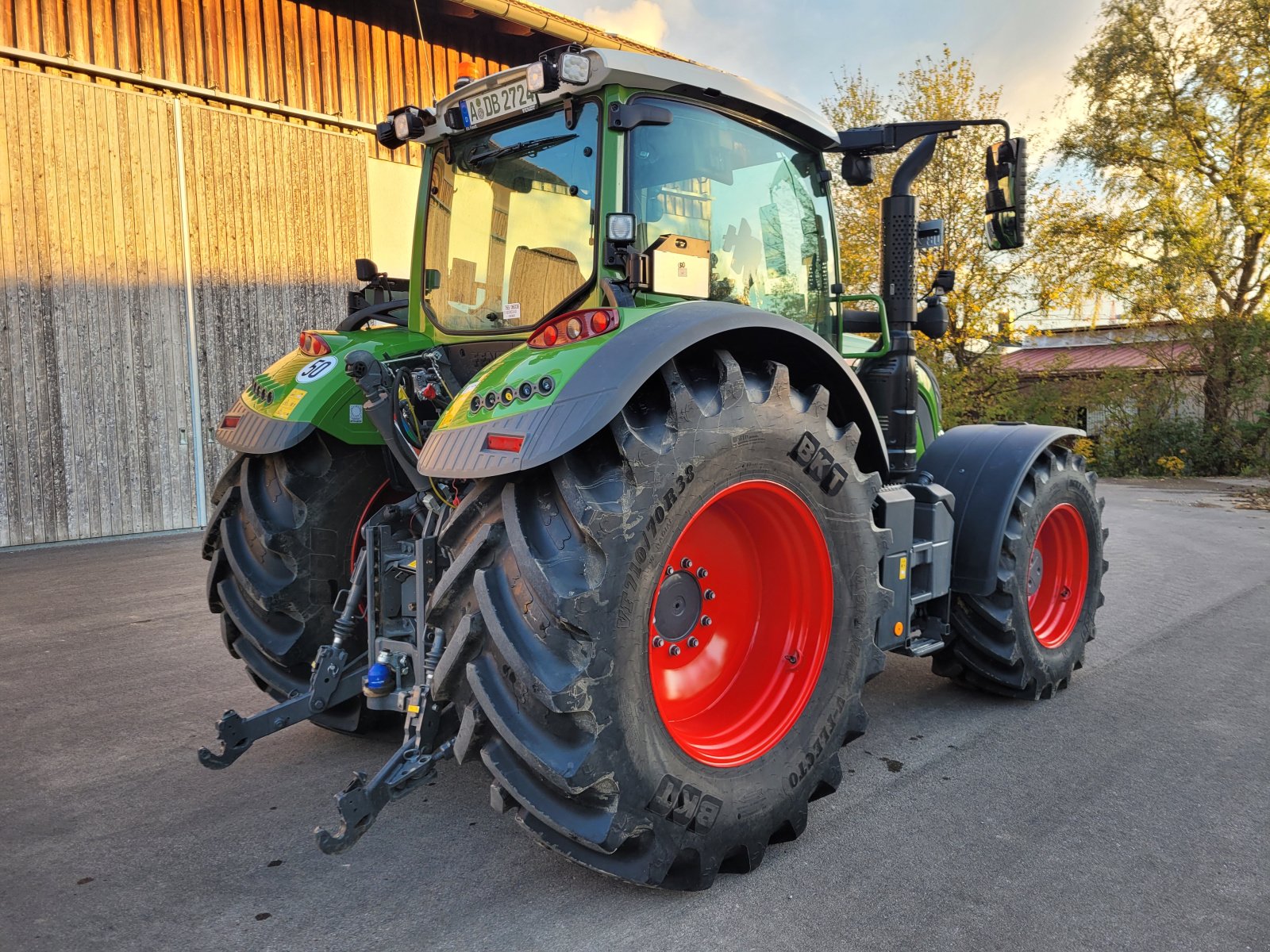 Traktor van het type Fendt 724 Vario ProfiPlus RTK SectionControl Frontlader, Gebrauchtmaschine in Bobingen (Foto 5)