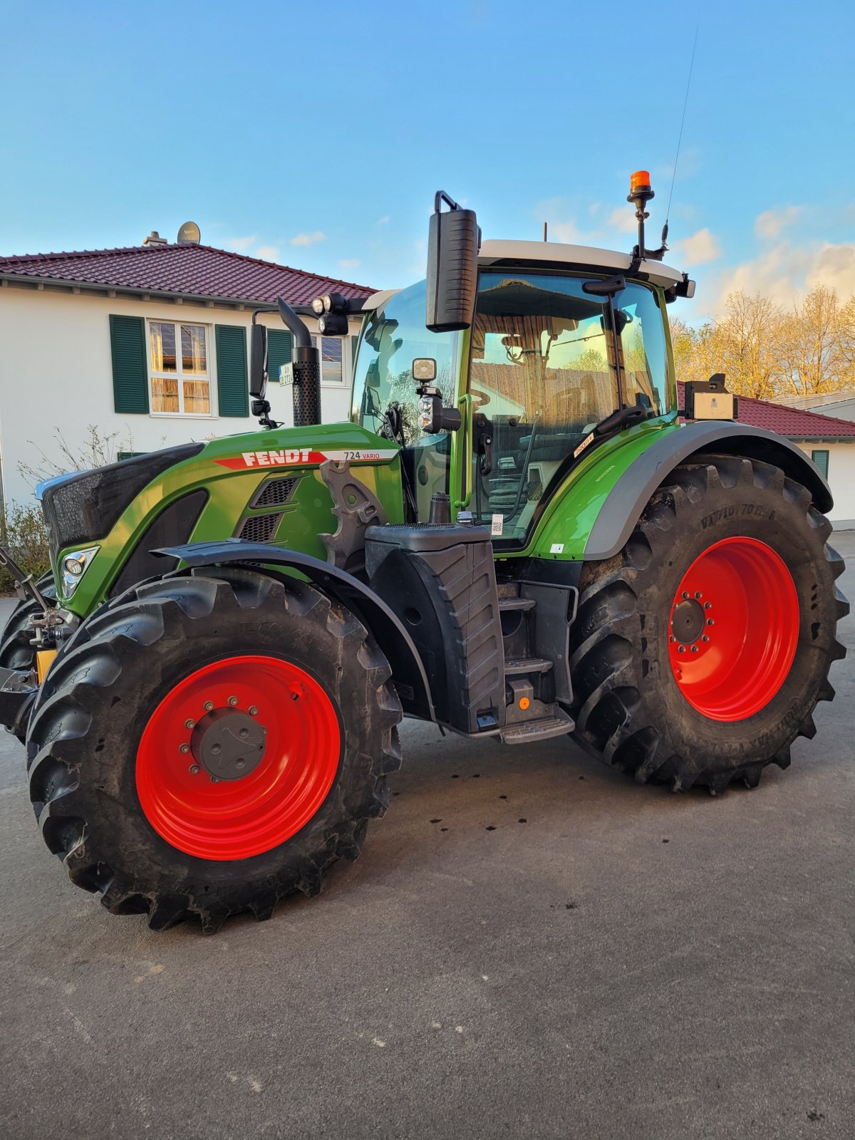 Traktor typu Fendt 724 Vario ProfiPlus RTK SectionControl Frontlader, Gebrauchtmaschine v Bobingen (Obrázek 7)