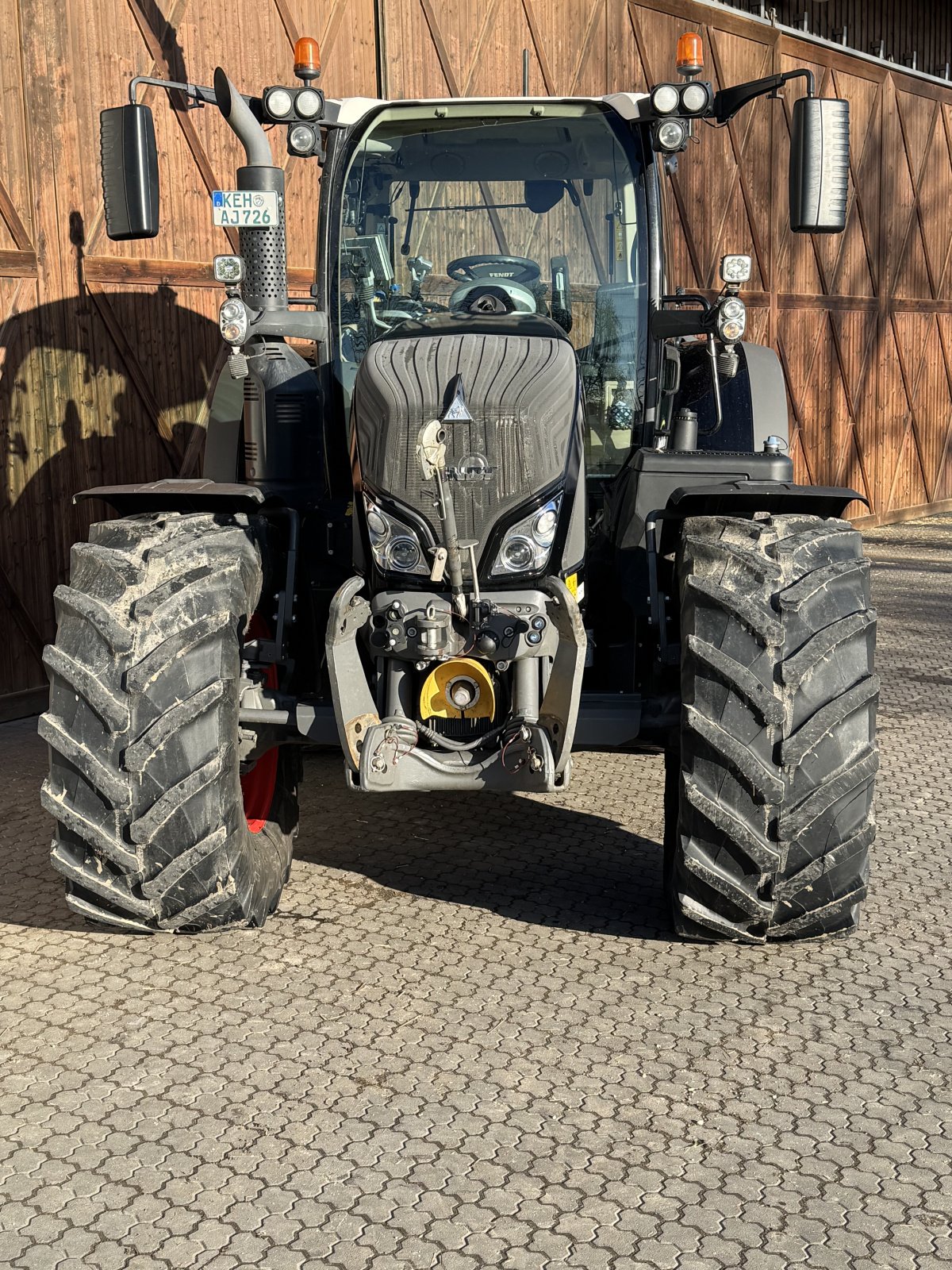 Traktor of the type Fendt 724 Vario ProfiPlus S4 RTK, Gebrauchtmaschine in Kelheim (Picture 3)