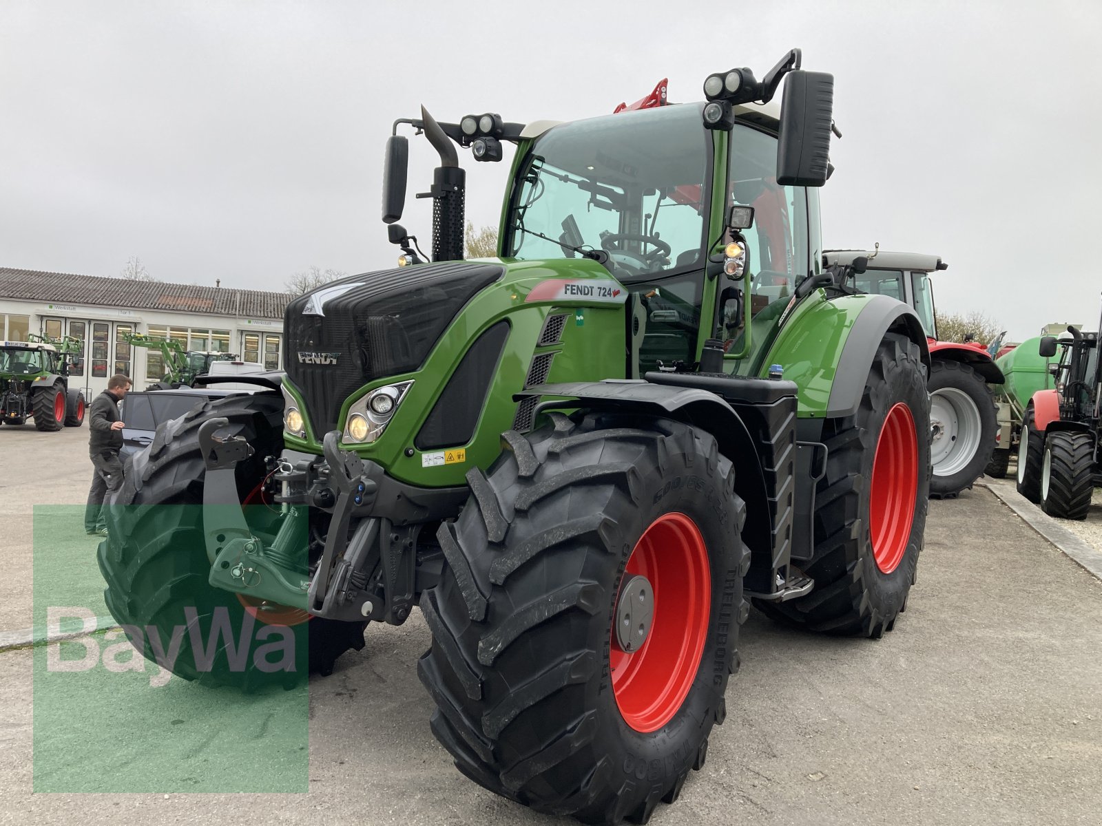 Traktor van het type Fendt 724 Vario ProfiPlus S4, Gebrauchtmaschine in Dinkelsbühl (Foto 4)