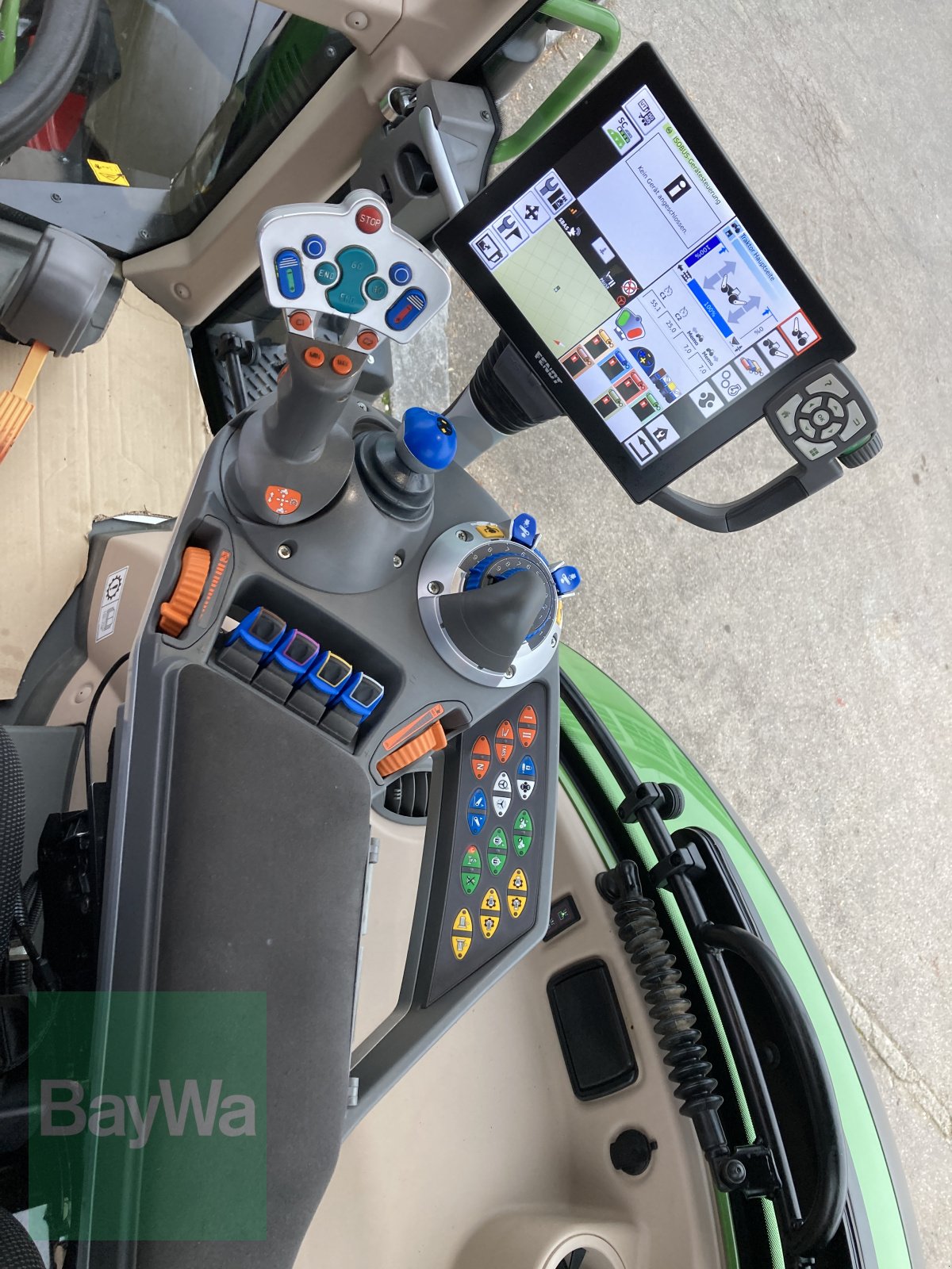 Traktor типа Fendt 724 Vario ProfiPlus S4, Gebrauchtmaschine в Dinkelsbühl (Фотография 14)