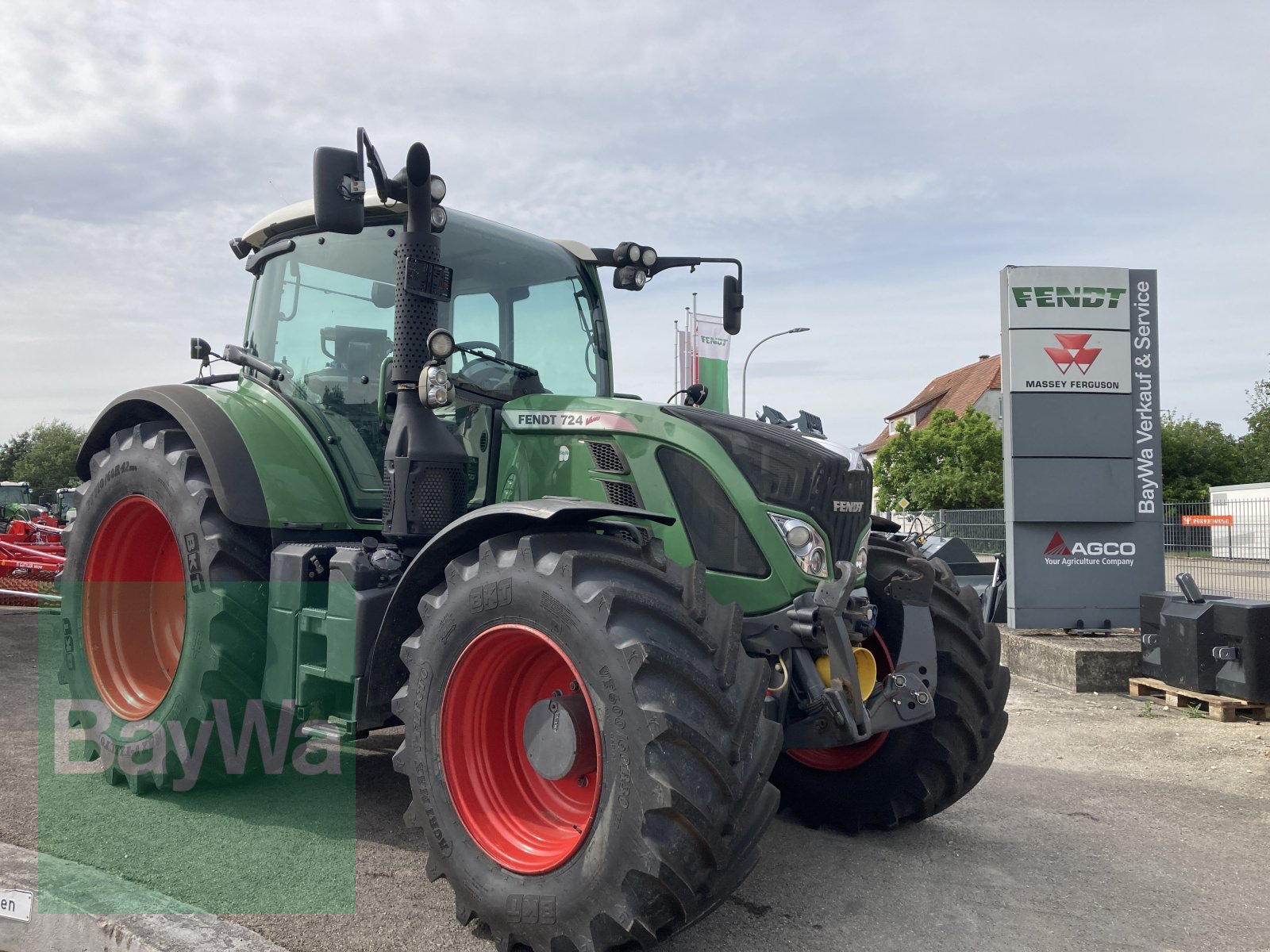 Traktor des Typs Fendt 724 Vario ProfiPlus SCR *Motor überholt*, Gebrauchtmaschine in Dinkelsbühl (Bild 1)