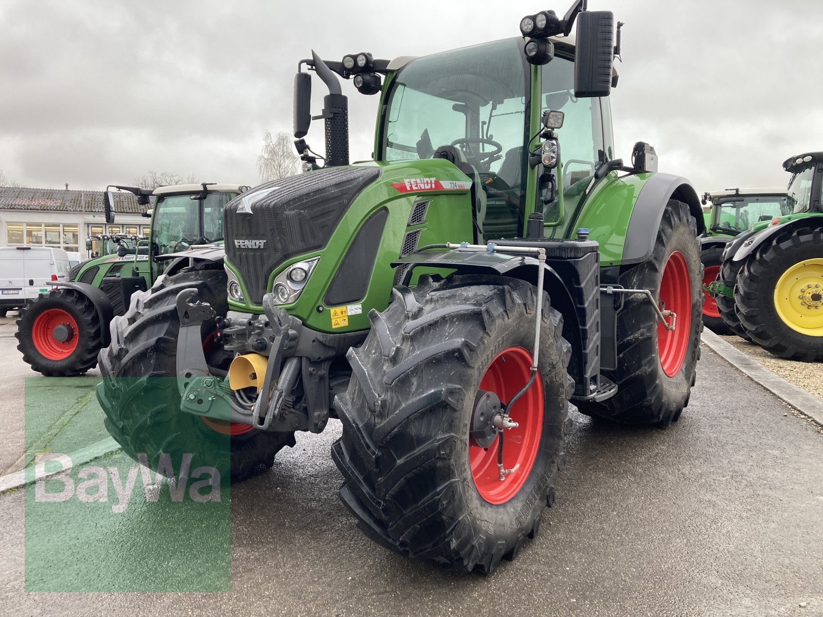 Traktor des Typs Fendt 724 Vario ProfiPlus Setting 2 Gen3 Reifendruckreglanlage, Gebrauchtmaschine in Dinkelsbühl (Bild 4)