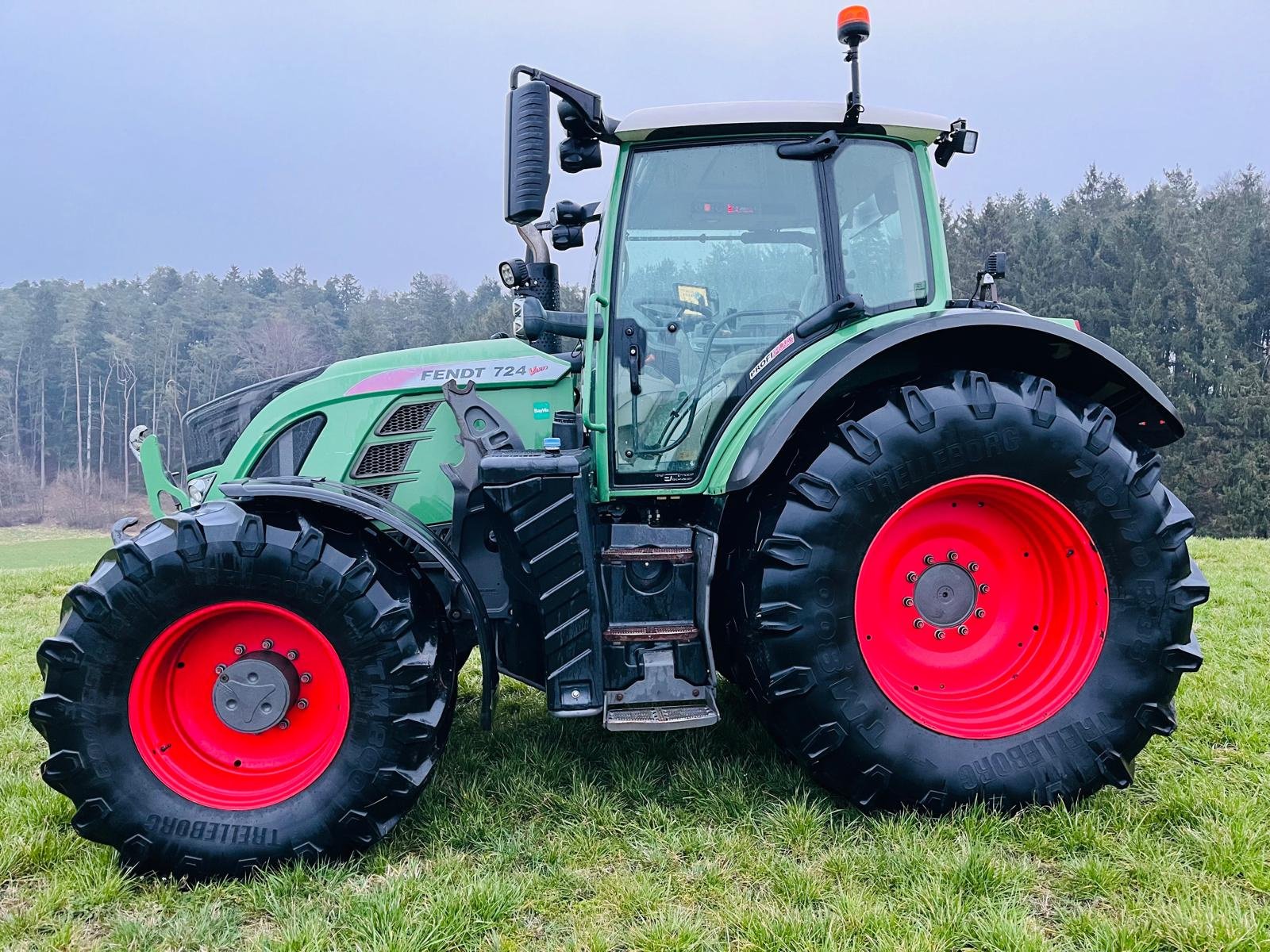 Traktor del tipo Fendt 724 Vario ProfiPlus, Gebrauchtmaschine In Erlbach (Immagine 3)