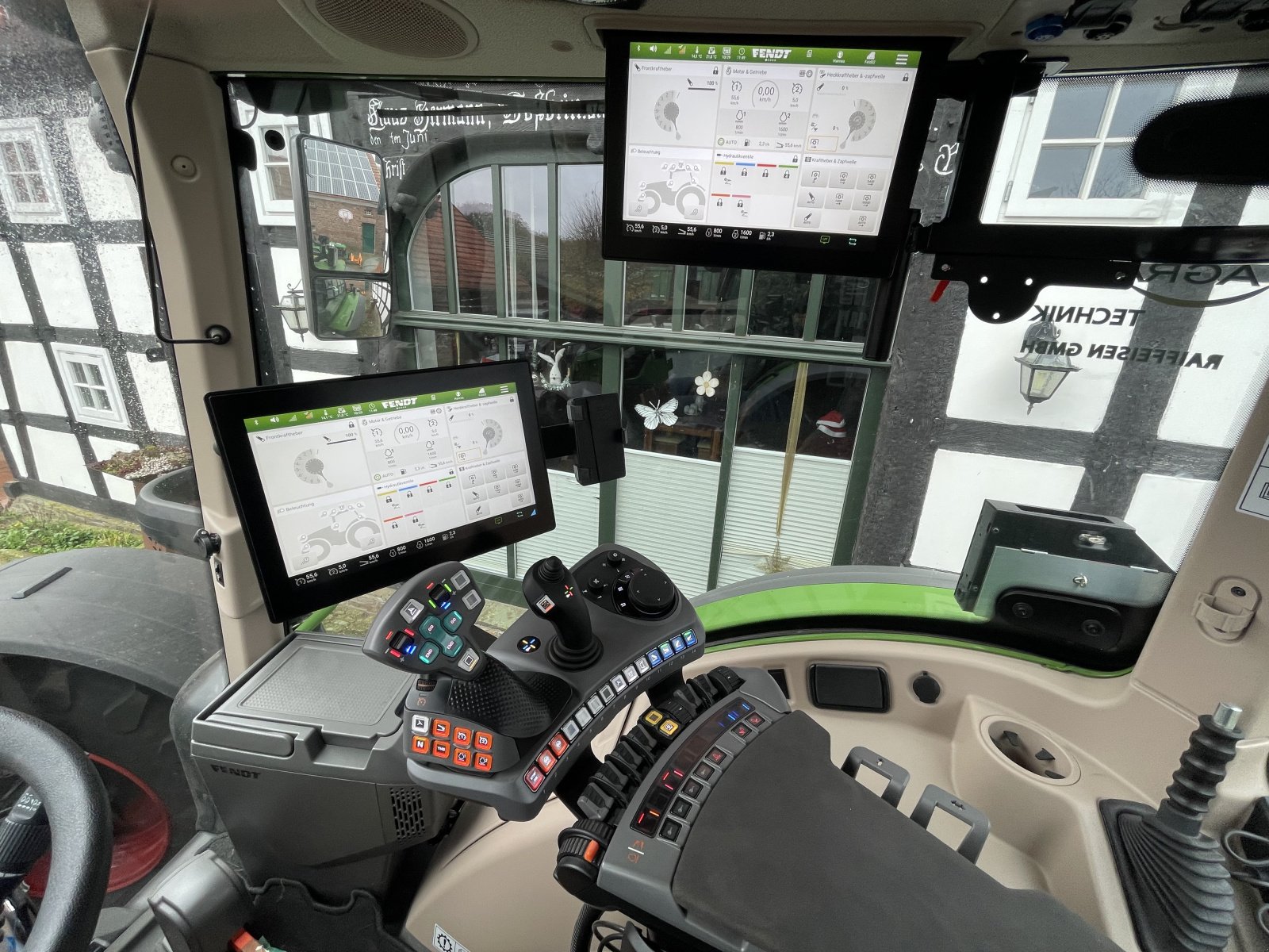 Traktor des Typs Fendt 724 Vario ProfiPlus, Gebrauchtmaschine in Hunteburg (Bild 12)