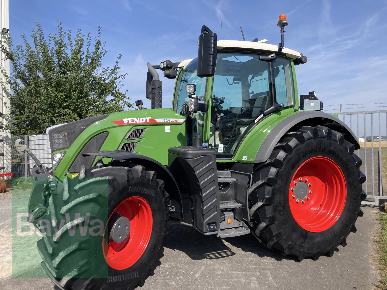 Traktor des Typs Fendt 724 Vario ProfiPlus, Gebrauchtmaschine in Giebelstadt (Bild 3)