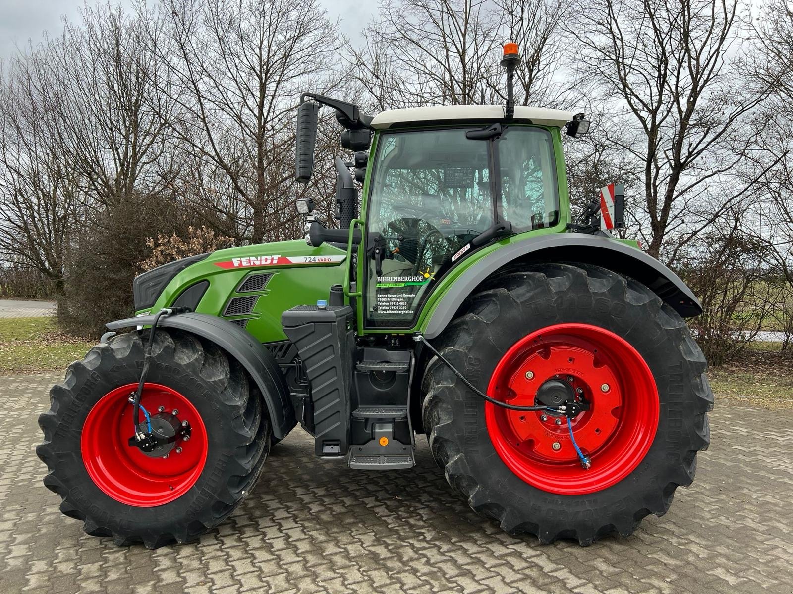 Traktor of the type Fendt 724 Vario ProfiPlus, Gebrauchtmaschine in Donaueschingen (Picture 2)