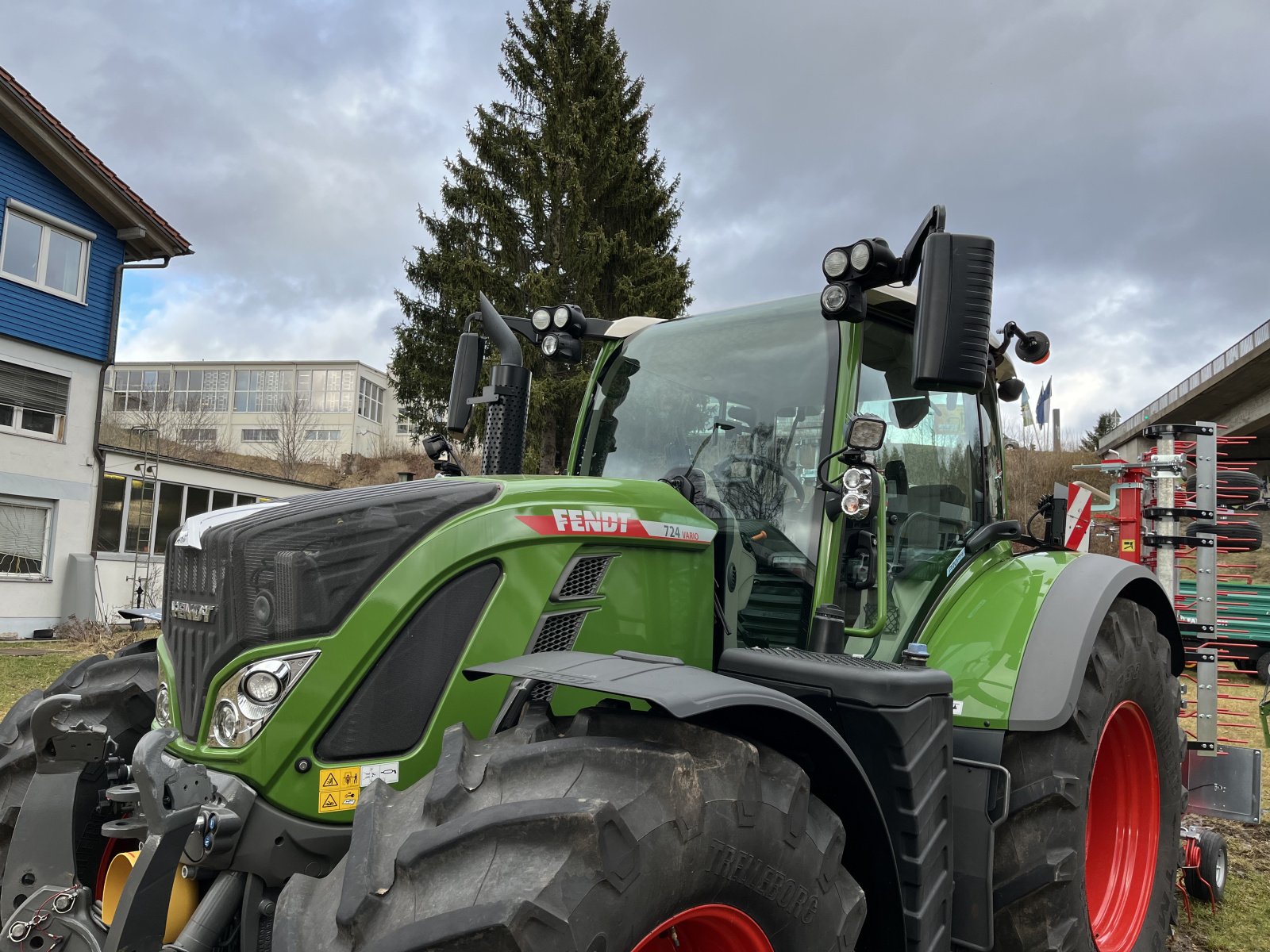 Traktor типа Fendt 724 Vario ProfiPlus, Gebrauchtmaschine в Donaueschingen (Фотография 2)