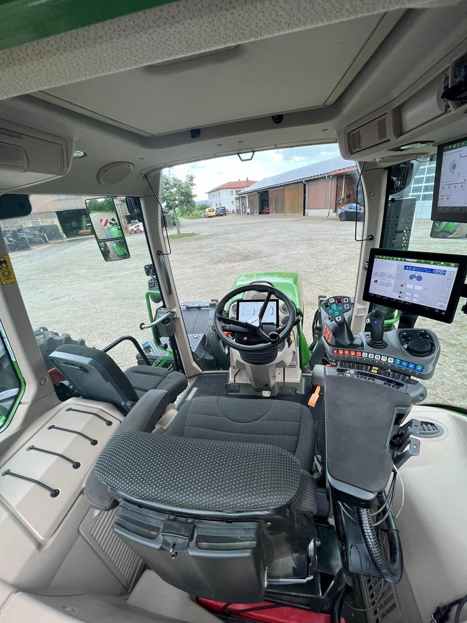 Traktor du type Fendt 724 Vario ProfiPlus, Gebrauchtmaschine en Donaueschingen (Photo 4)