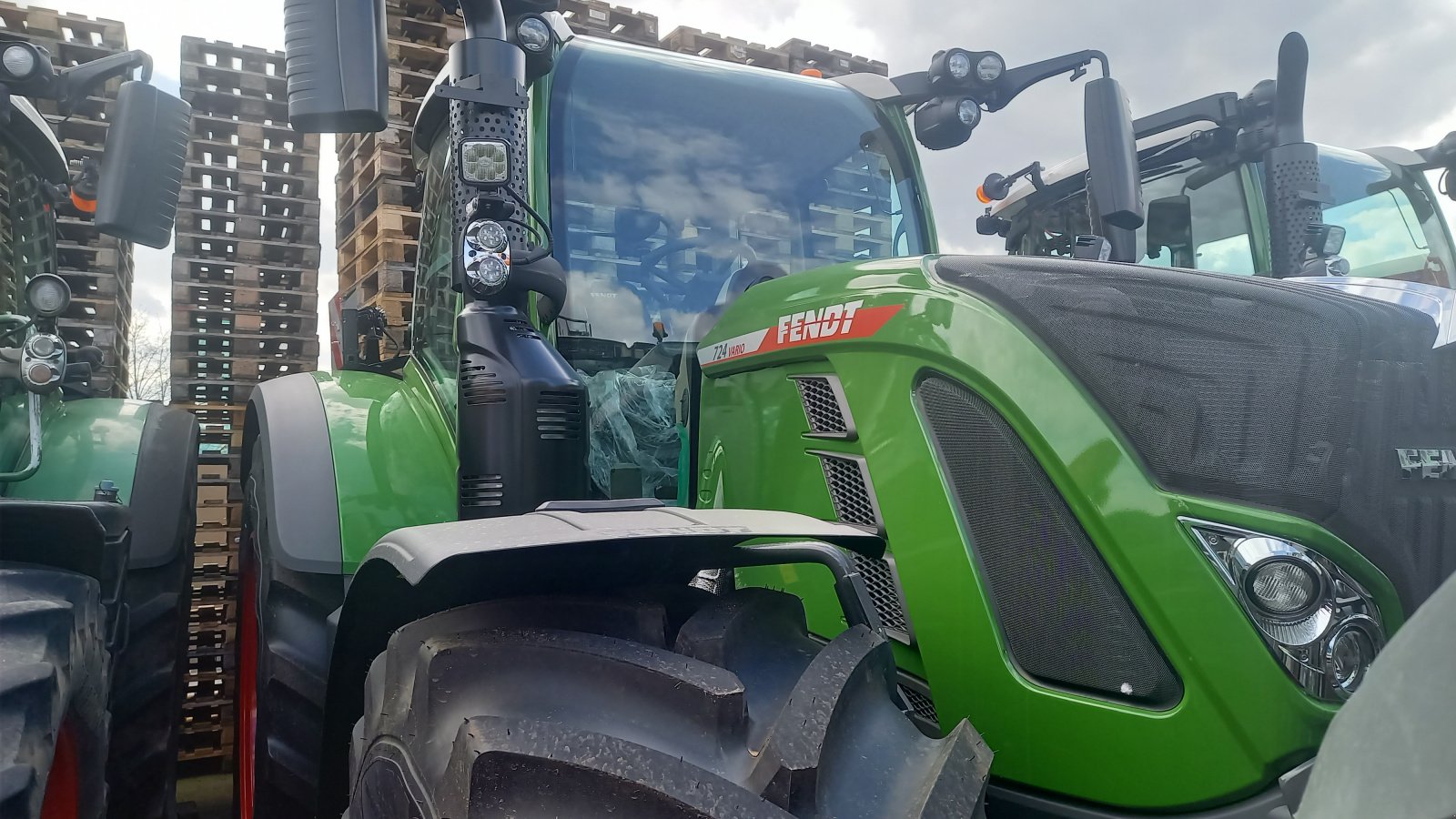 Traktor du type Fendt 724 Vario ProfiPlus, Neumaschine en Lichtenau (Photo 1)