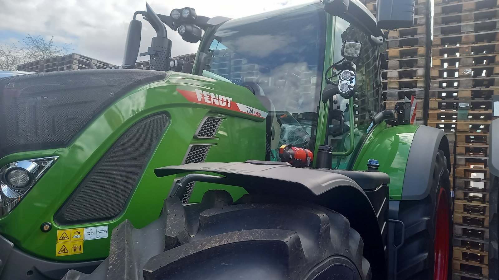 Traktor des Typs Fendt 724 Vario ProfiPlus, Neumaschine in Lichtenau (Bild 2)