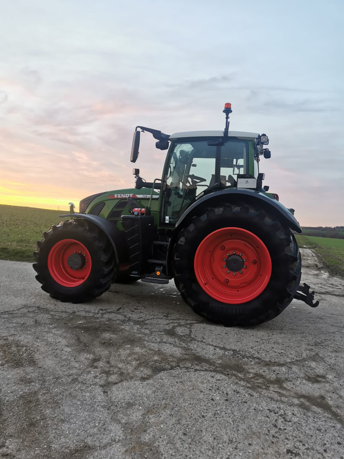 Traktor du type Fendt 724 Vario ProfiPlus, Gebrauchtmaschine en Westhausen (Photo 5)