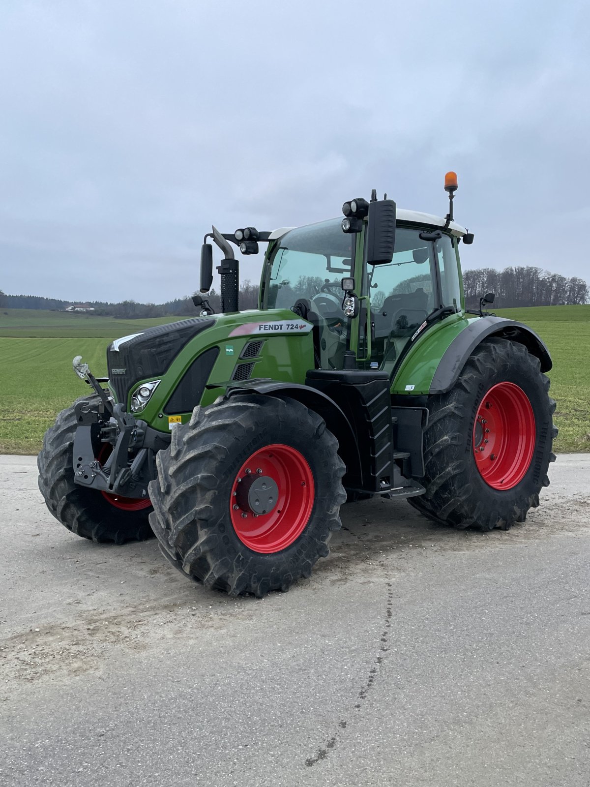 Traktor typu Fendt 724 Vario ProfiPlus, Gebrauchtmaschine v Tittmoning (Obrázek 1)