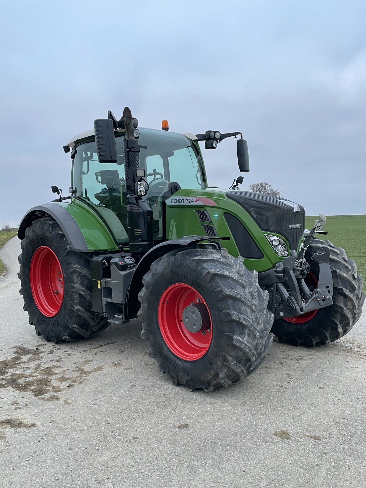 Traktor typu Fendt 724 Vario ProfiPlus, Gebrauchtmaschine v Tittmoning (Obrázek 2)