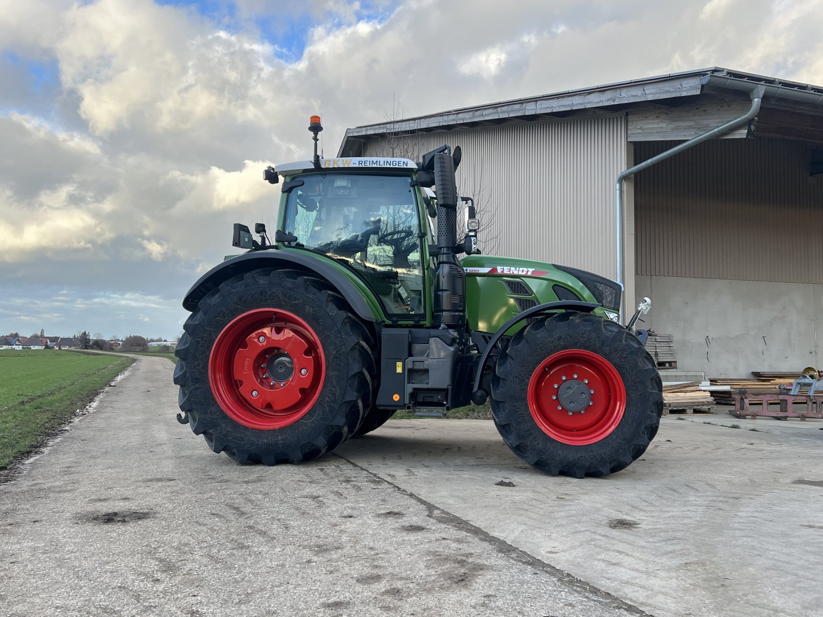 Traktor typu Fendt 724 Vario ProfiPlus, Gebrauchtmaschine v Reimlingen (Obrázok 3)