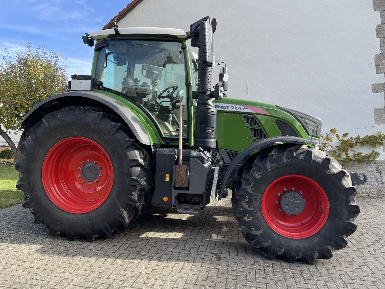 Traktor tip Fendt 724 Vario ProfiPlus, Gebrauchtmaschine in Bütthard-Gützingen (Poză 2)