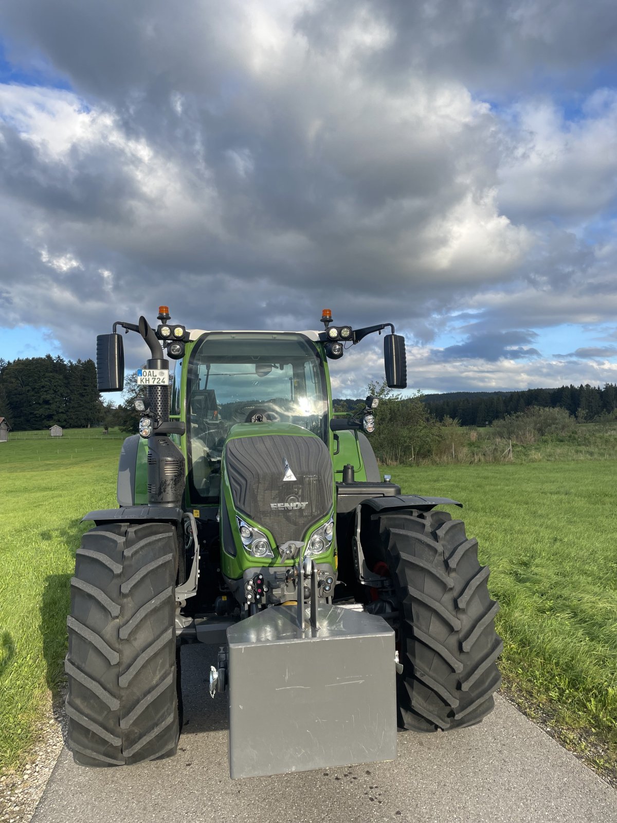 Traktor van het type Fendt 724 Vario ProfiPlus, Gebrauchtmaschine in Bidingen (Foto 2)