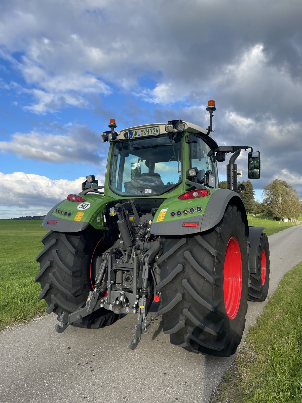 Traktor van het type Fendt 724 Vario ProfiPlus, Gebrauchtmaschine in Bidingen (Foto 3)