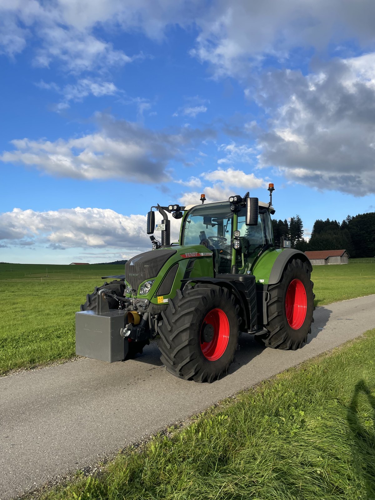 Traktor van het type Fendt 724 Vario ProfiPlus, Gebrauchtmaschine in Bidingen (Foto 10)