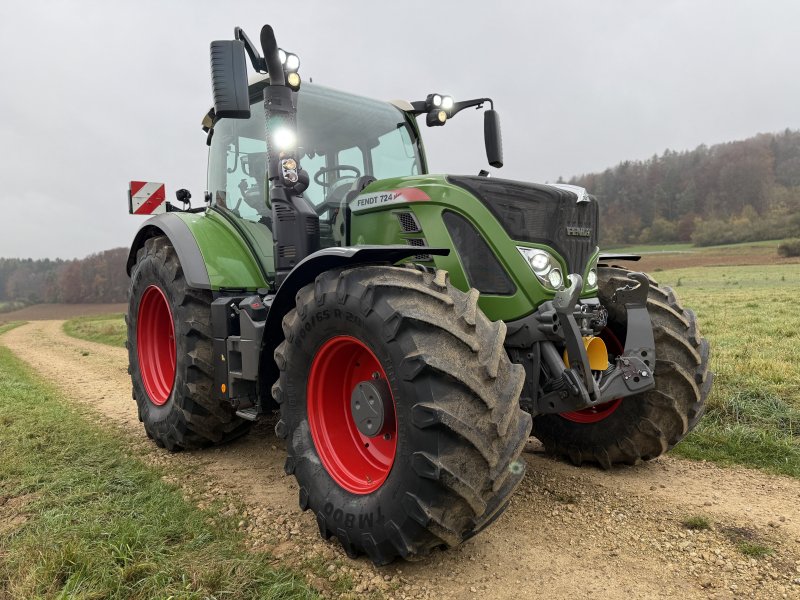 Traktor типа Fendt 724 Vario ProfiPlus, Gebrauchtmaschine в Kastl (Фотография 1)