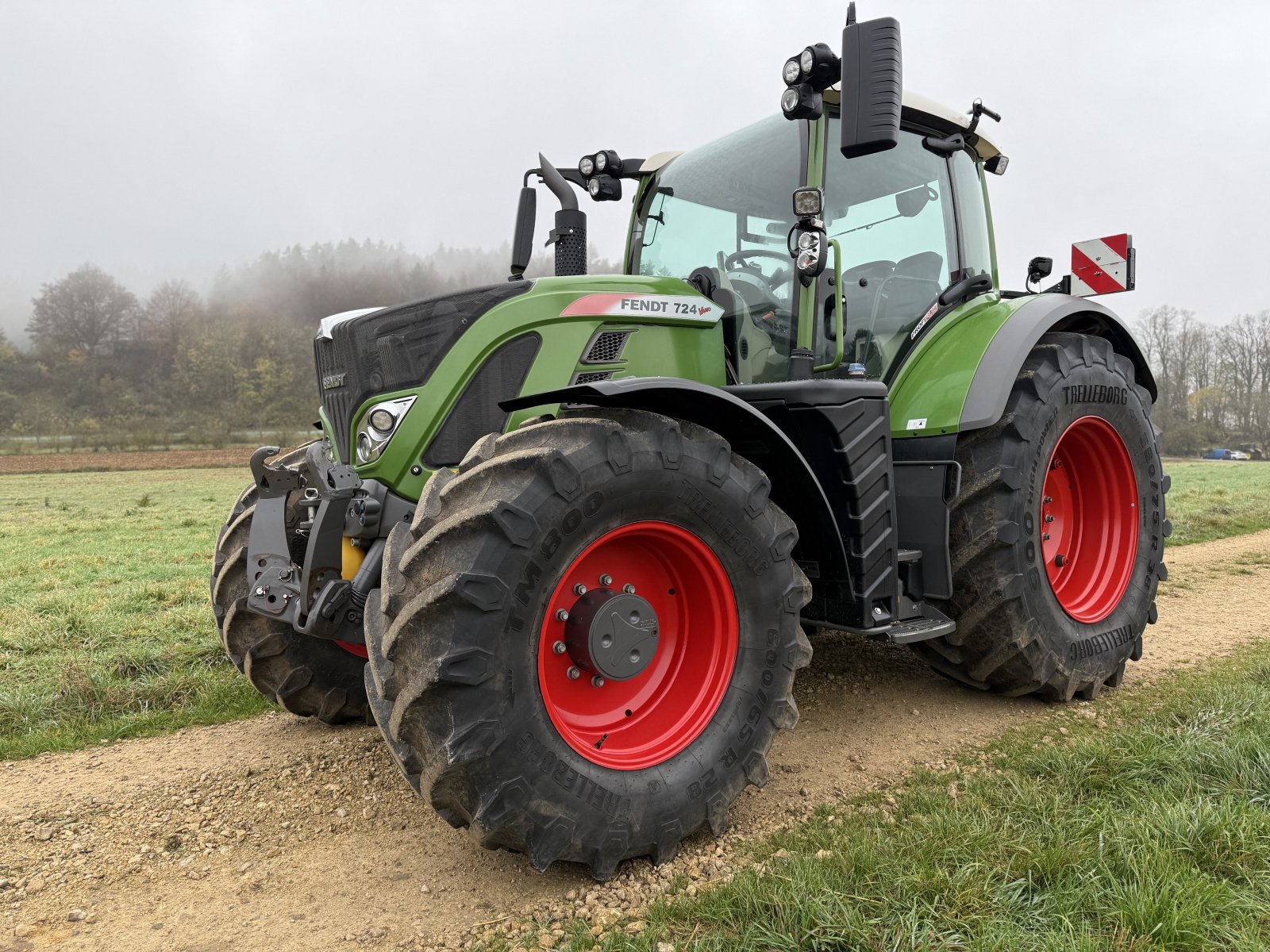 Traktor типа Fendt 724 Vario ProfiPlus, Gebrauchtmaschine в Kastl (Фотография 4)