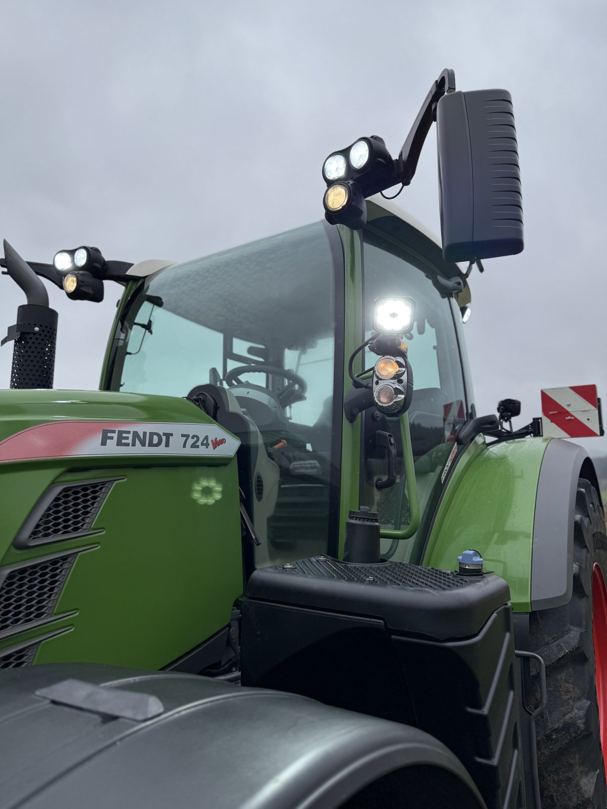 Traktor типа Fendt 724 Vario ProfiPlus, Gebrauchtmaschine в Kastl (Фотография 9)