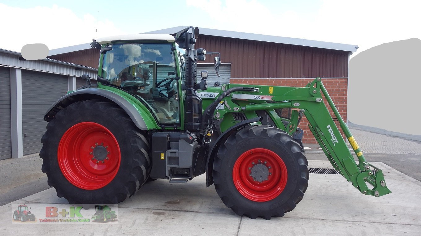 Traktor типа Fendt 724 Vario S4 Power, Gebrauchtmaschine в Kettenkamp (Фотография 4)