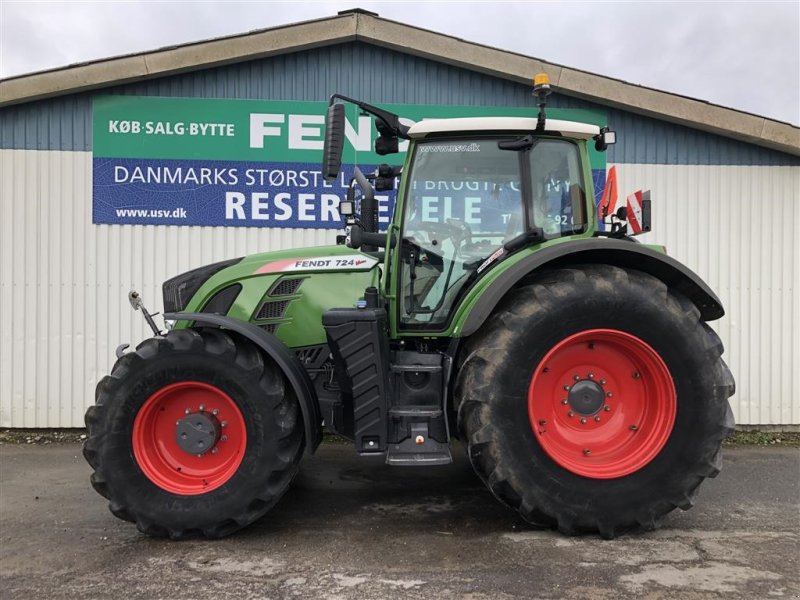 Traktor of the type Fendt 724 Vario S4 Profi Plus Med Front PTO, Gebrauchtmaschine in Rødekro