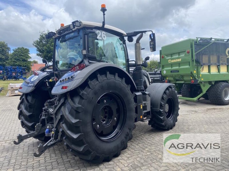 Traktor del tipo Fendt 724 VARIO S4 PROFI PLUS, Gebrauchtmaschine en Barsinghausen-Göxe (Imagen 3)