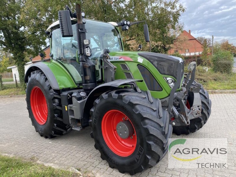 Traktor типа Fendt 724 VARIO S4 PROFI PLUS, Gebrauchtmaschine в Barsinghausen-Göxe