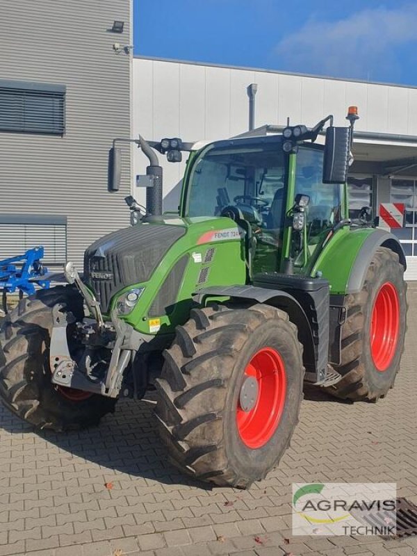 Traktor типа Fendt 724 VARIO S4 PROFI PLUS, Gebrauchtmaschine в Walsrode (Фотография 3)