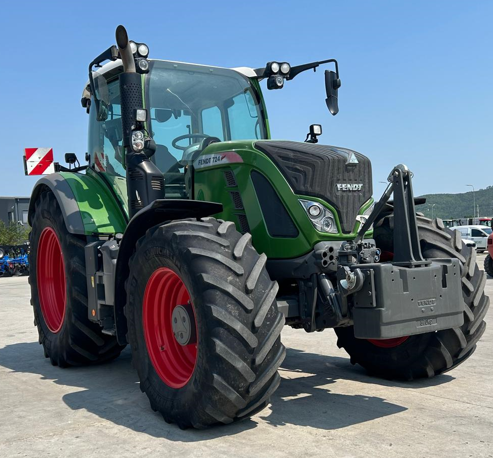 Traktor des Typs Fendt 724 Vario S4 Profi Plus, Gebrauchtmaschine in Orţişoara (Bild 2)