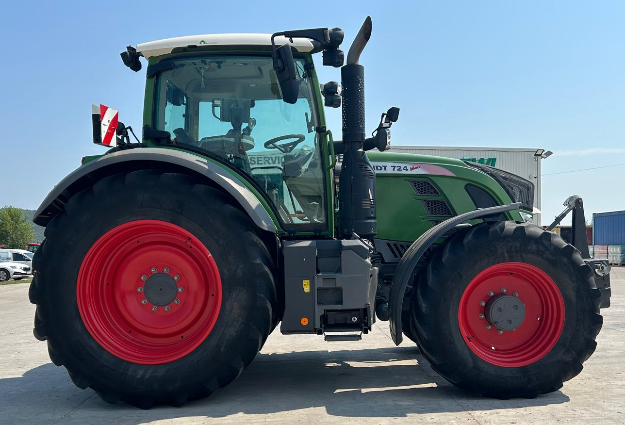 Traktor of the type Fendt 724 Vario S4 Profi Plus, Gebrauchtmaschine in Orţişoara (Picture 4)