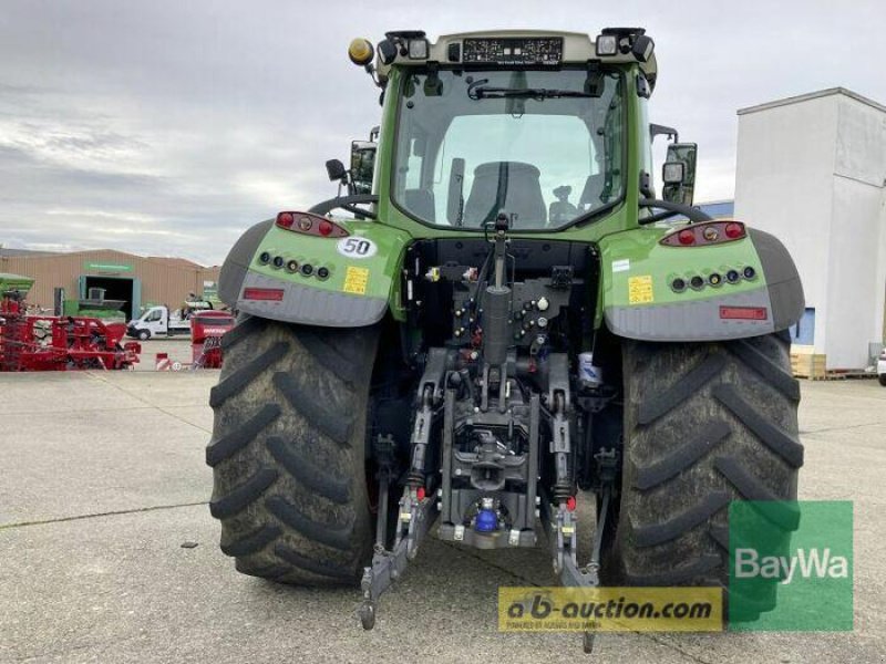 Traktor of the type Fendt 724 VARIO S4 PROFI PLUS, Gebrauchtmaschine in Obertraubling (Picture 24)