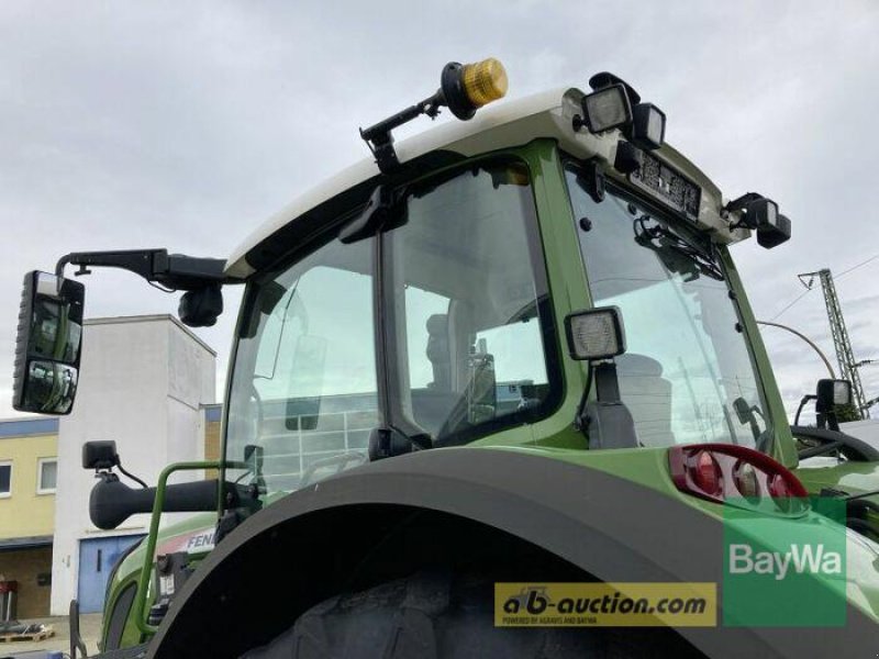 Traktor of the type Fendt 724 VARIO S4 PROFI PLUS, Gebrauchtmaschine in Obertraubling (Picture 12)