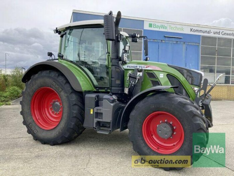 Traktor of the type Fendt 724 VARIO S4 PROFI PLUS, Gebrauchtmaschine in Obertraubling (Picture 16)