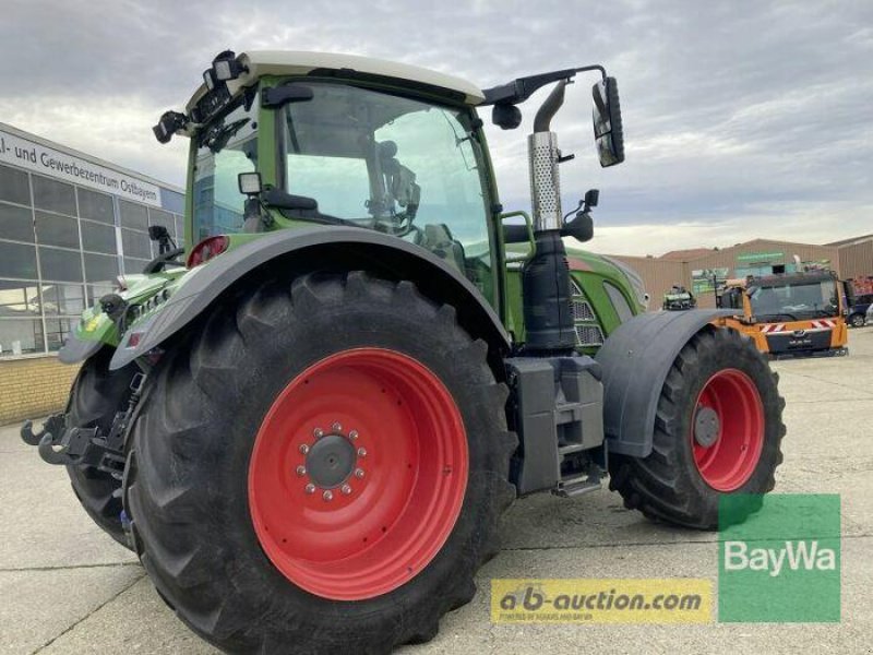 Traktor van het type Fendt 724 VARIO S4 PROFI PLUS, Gebrauchtmaschine in Obertraubling (Foto 18)