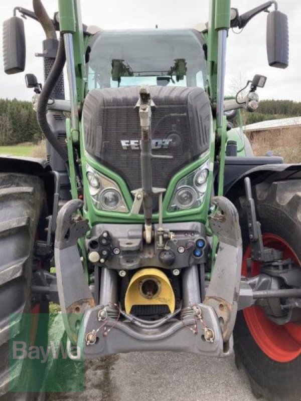 Traktor des Typs Fendt 724 VARIO S4 PROFI PLUS, Gebrauchtmaschine in Straubing (Bild 4)