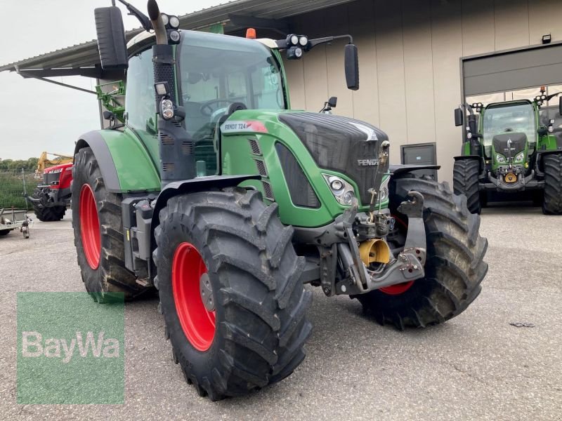 Traktor типа Fendt 724 VARIO S4 PROFI PLUS, Gebrauchtmaschine в Straubing (Фотография 2)