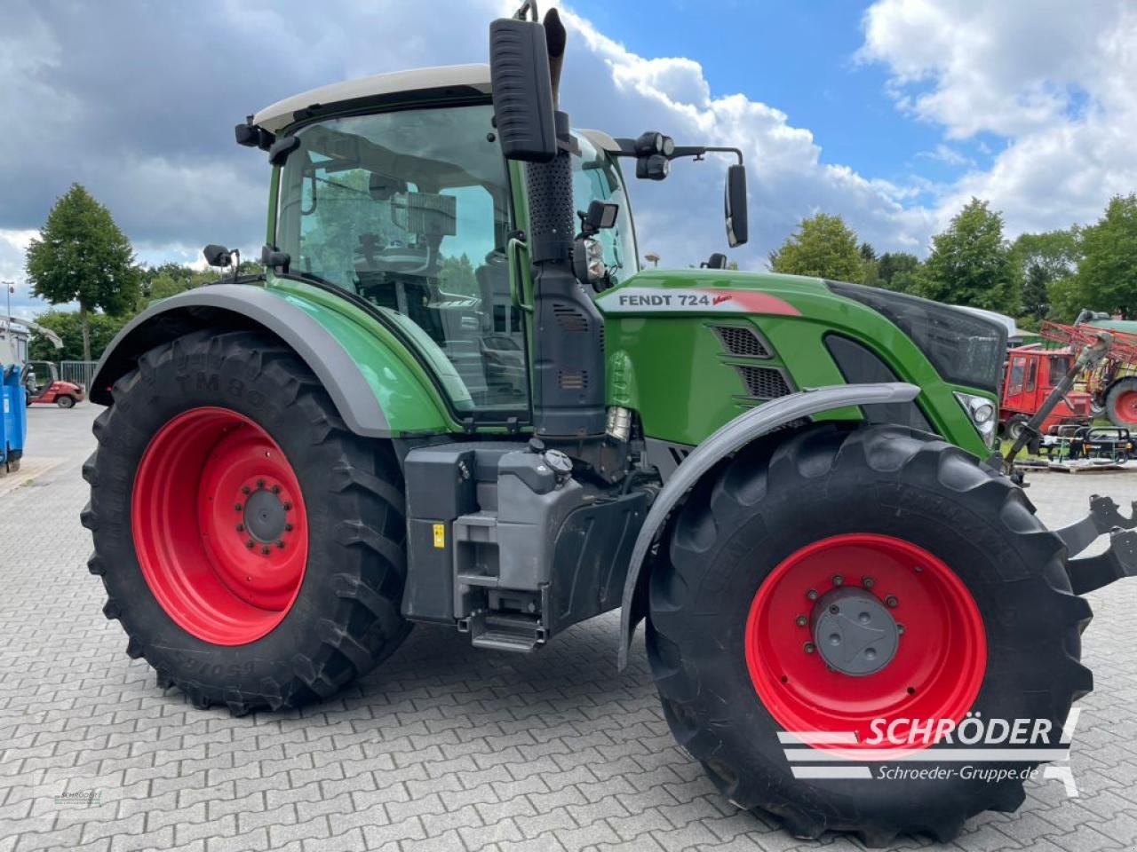 Traktor типа Fendt 724 VARIO S4 PROFI PLUS, Gebrauchtmaschine в Westerstede (Фотография 3)