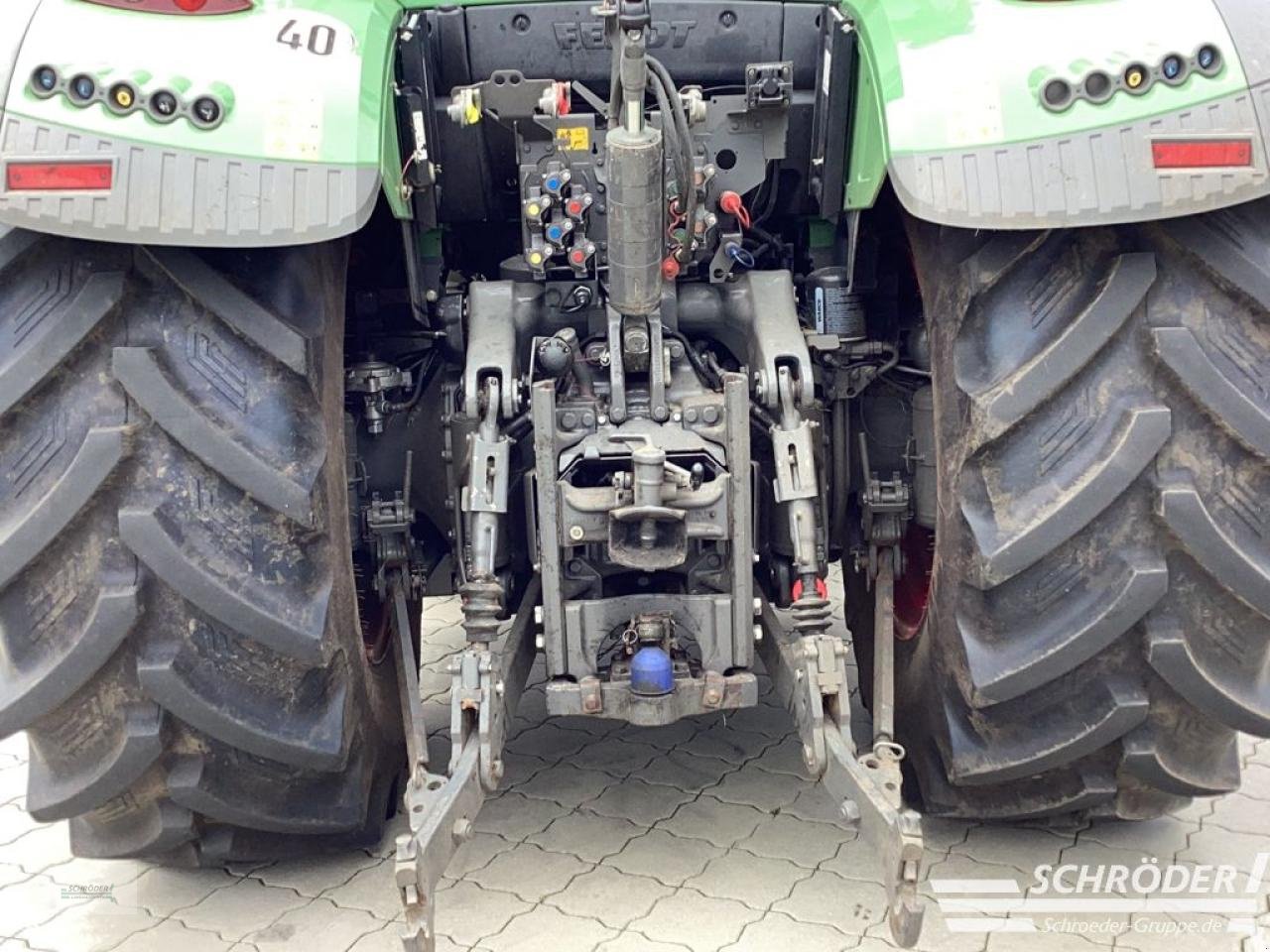 Traktor des Typs Fendt 724 VARIO S4 PROFI PLUS, Gebrauchtmaschine in Hemmoor (Bild 8)